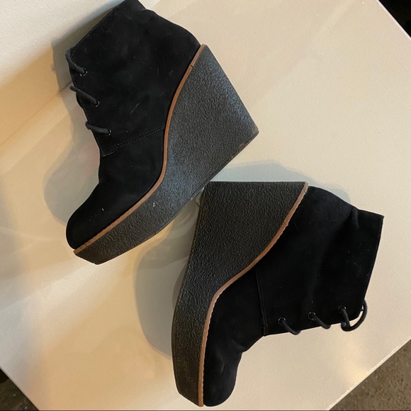 Urban Outfitter Black Suede Wedges - Picture 1 of 13